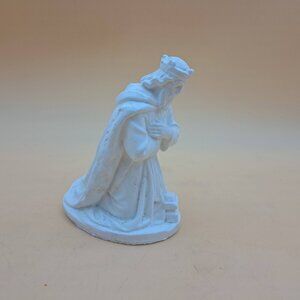 Kneeling Magi Plaster Statue
